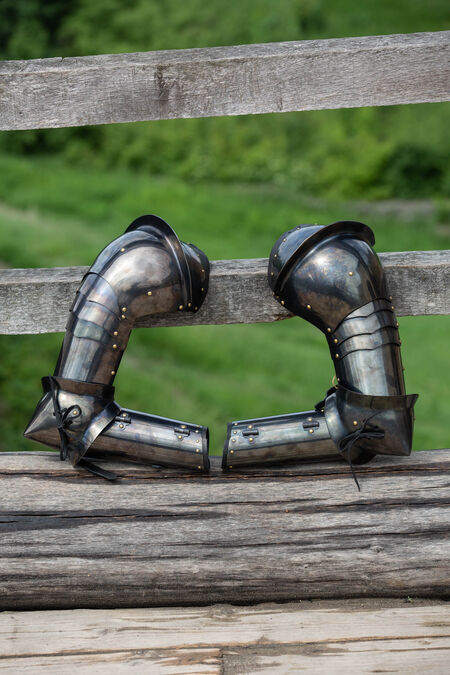 Gorget and Arms with Pauldrons Blackened Spring Steel Set “Dark Star”