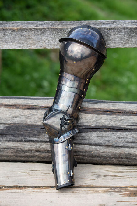 Gorget and Arms with Pauldrons Blackened Spring Steel Set “Dark Star”